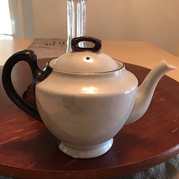 Made in Japan Tea Pot with Rose Design - Picture 3 of 13